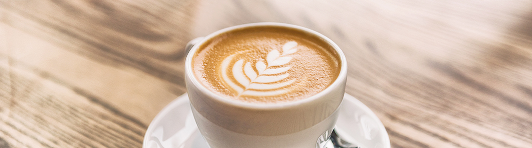 Eine gefüllte Kaffeetasse